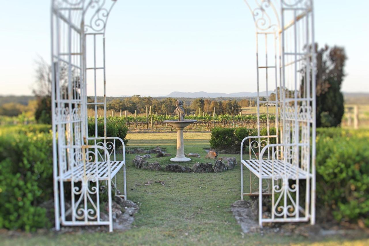 Blueberry Hill Vineyard Stay Rothbury Extérieur photo