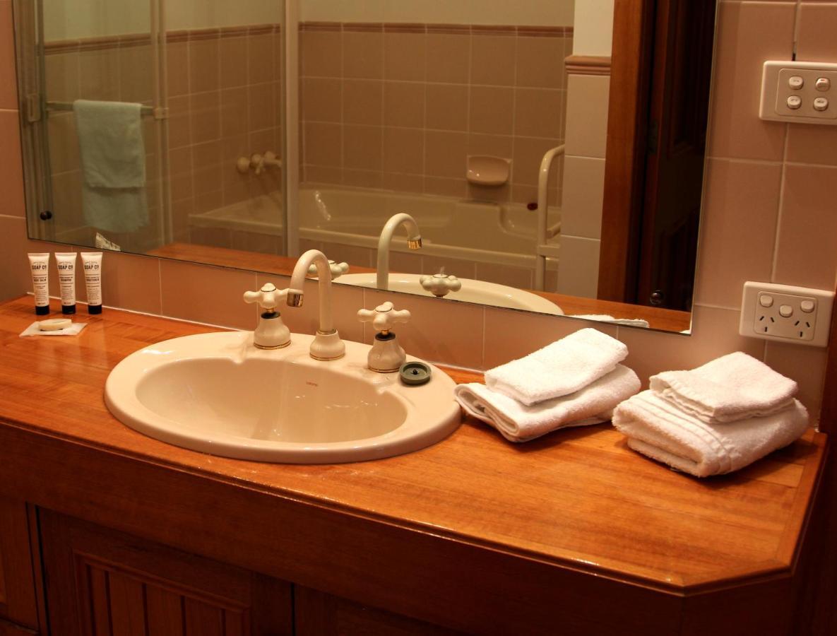 Blueberry Hill Vineyard Stay Rothbury Extérieur photo